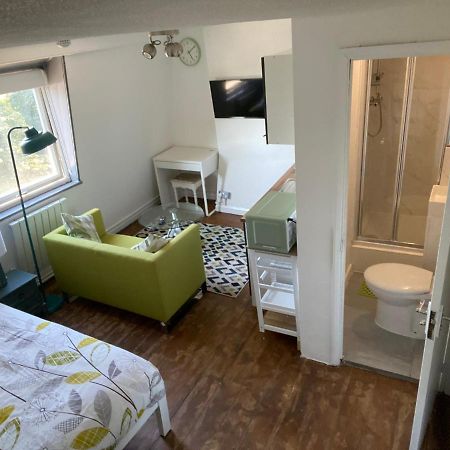 Accommodation Hub Studio 3 Лондон Экстерьер фото
